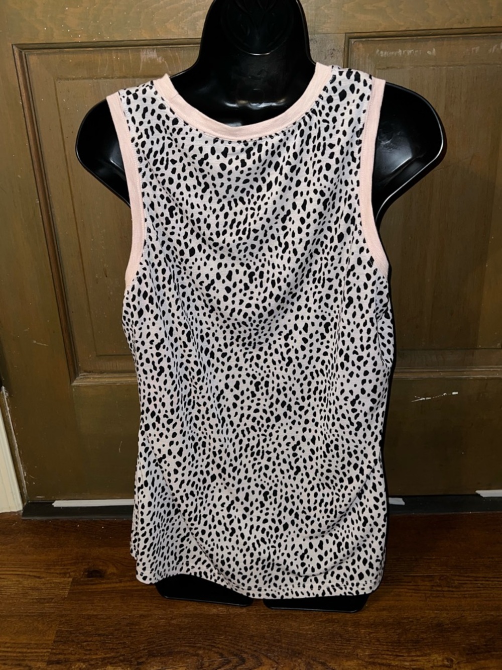 Leopard Printed White Pink Black Silky Soft Tank Top Bundle of 2 Size L - Picture 4 of 8